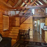 Cabins Of Mackinac & Lodge
