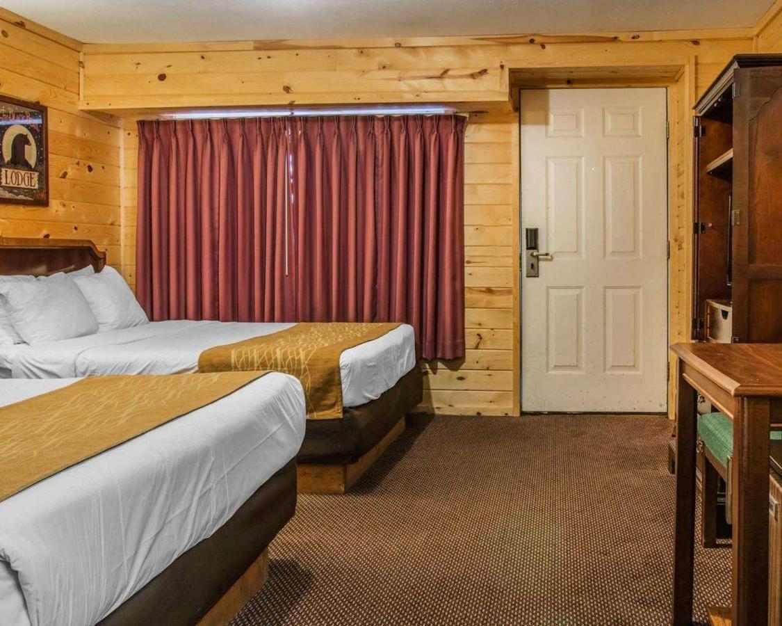 Of Mackinac & Hotel
