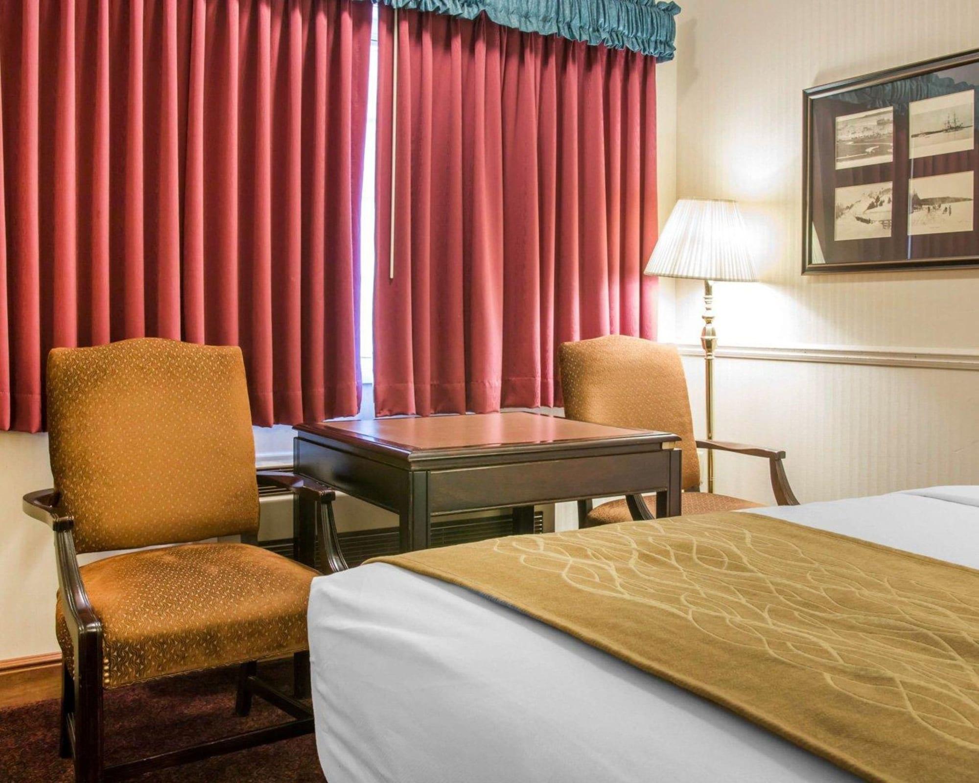 Comfort Lakeside Inn