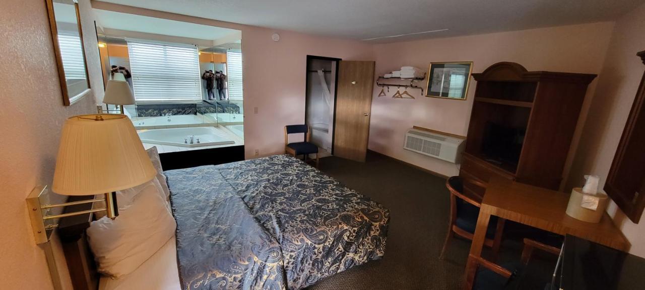 Mackinaw Budget Motel 2*