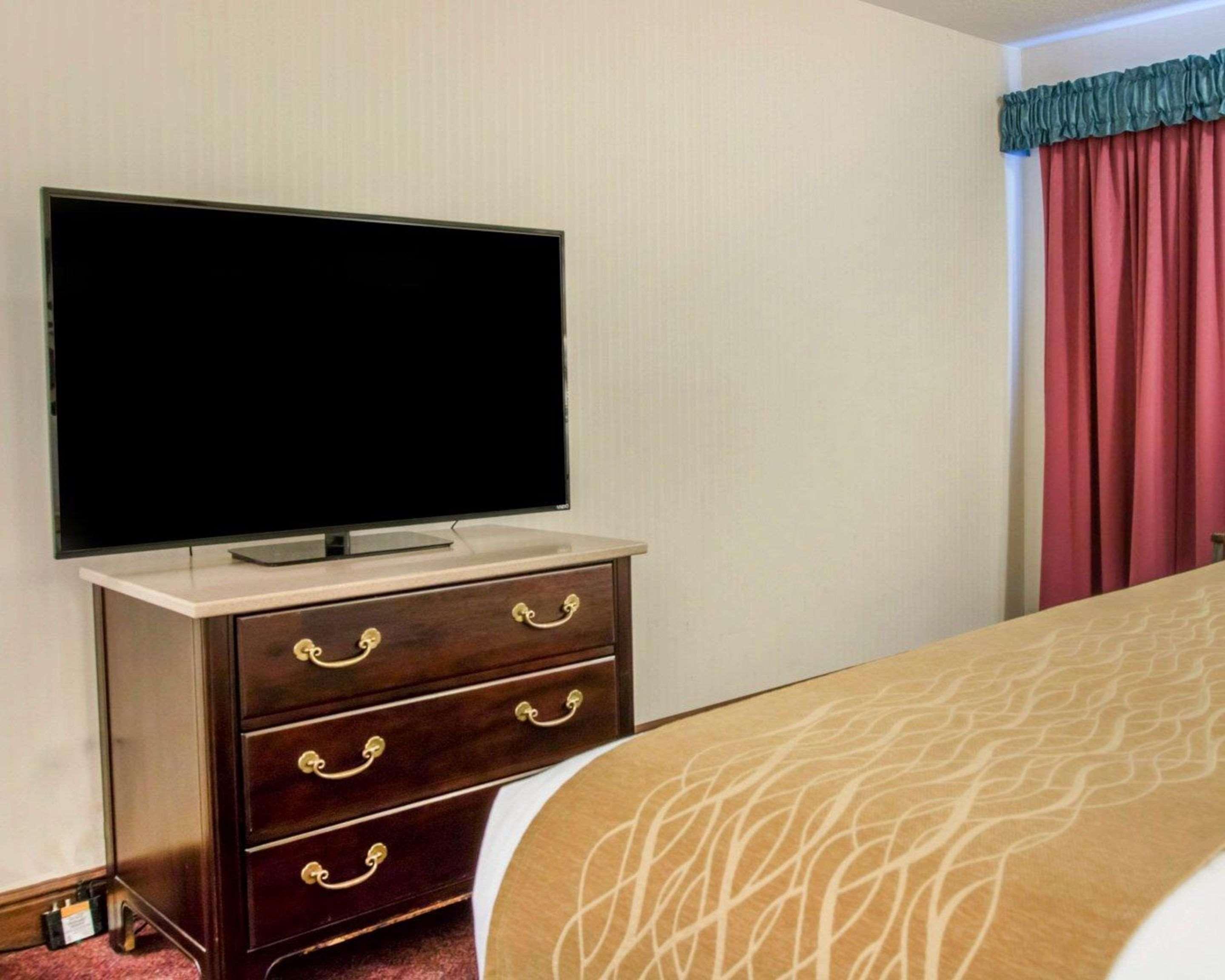 Comfort Lakeside Mackinaw City