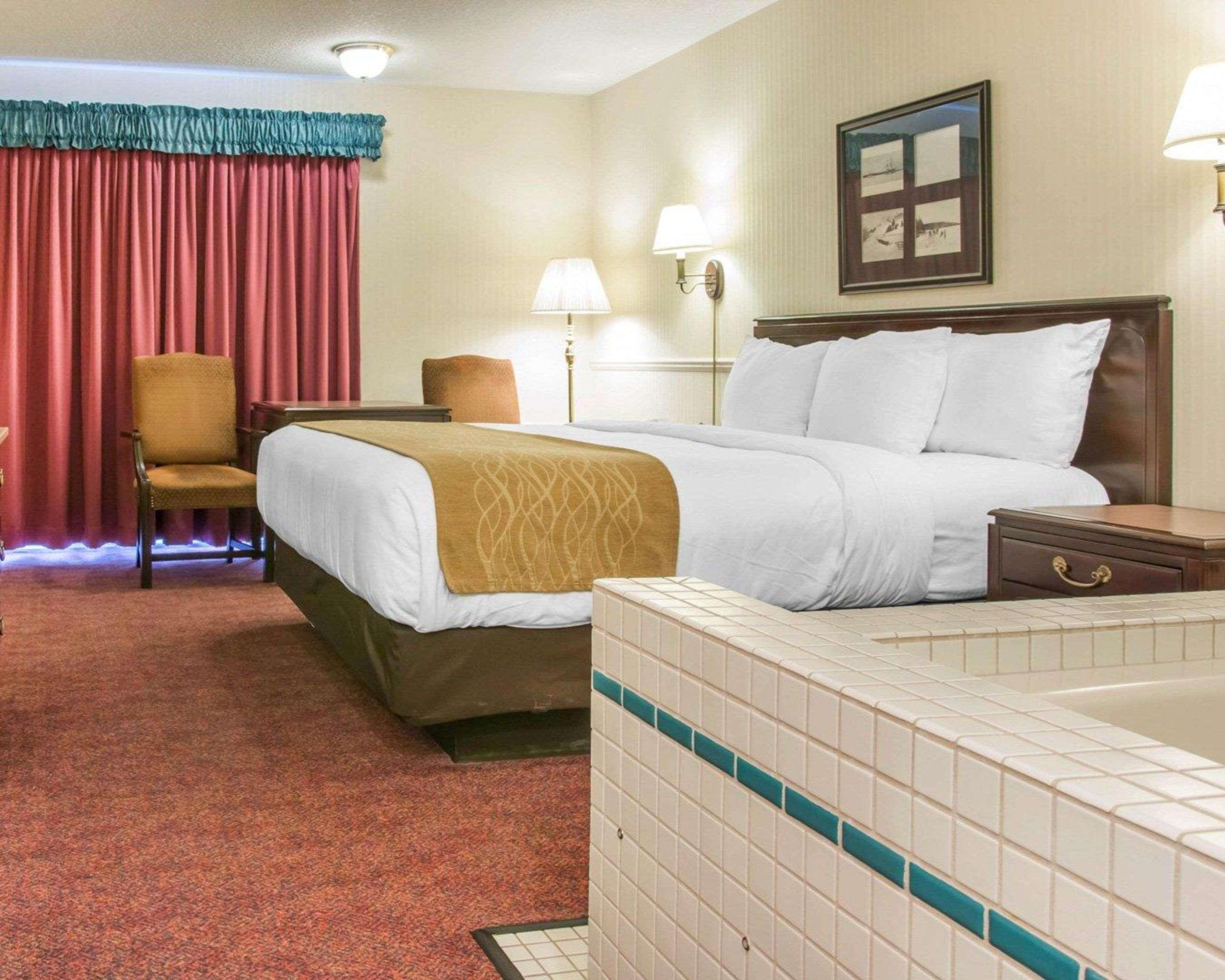 Comfort Lakeside Inn