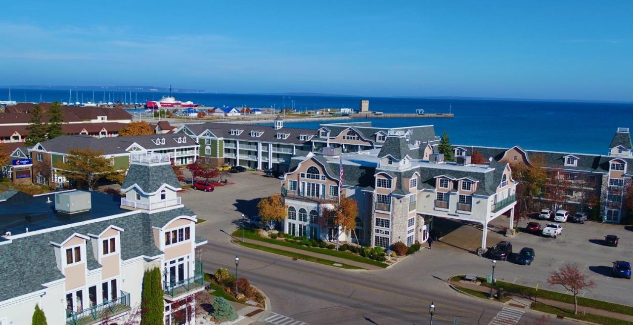Hotel Hamilton Select Beachfront Mackinaw 3*