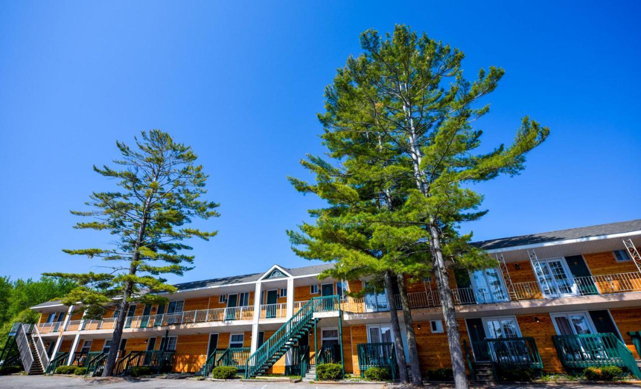 Of Mackinac & Hotel