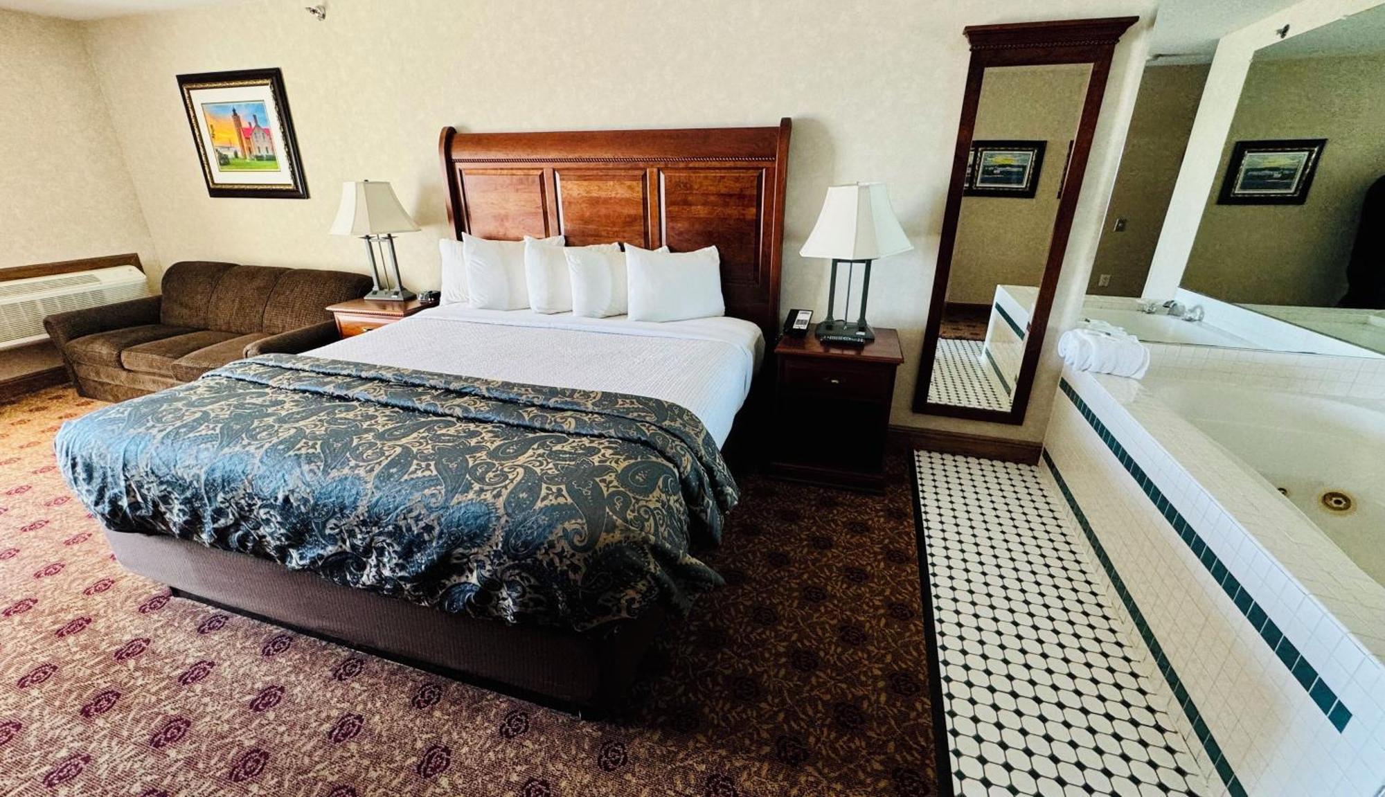 Hamilton Select Beachfront Mackinaw 3* Mackinaw City