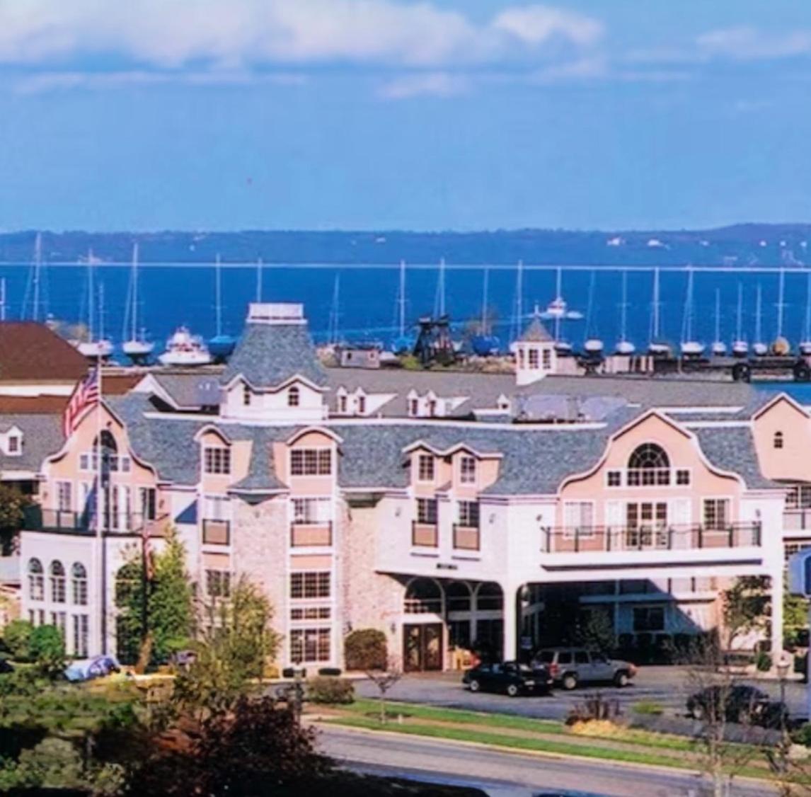 Hamilton Select Beachfront Mackinaw 3*