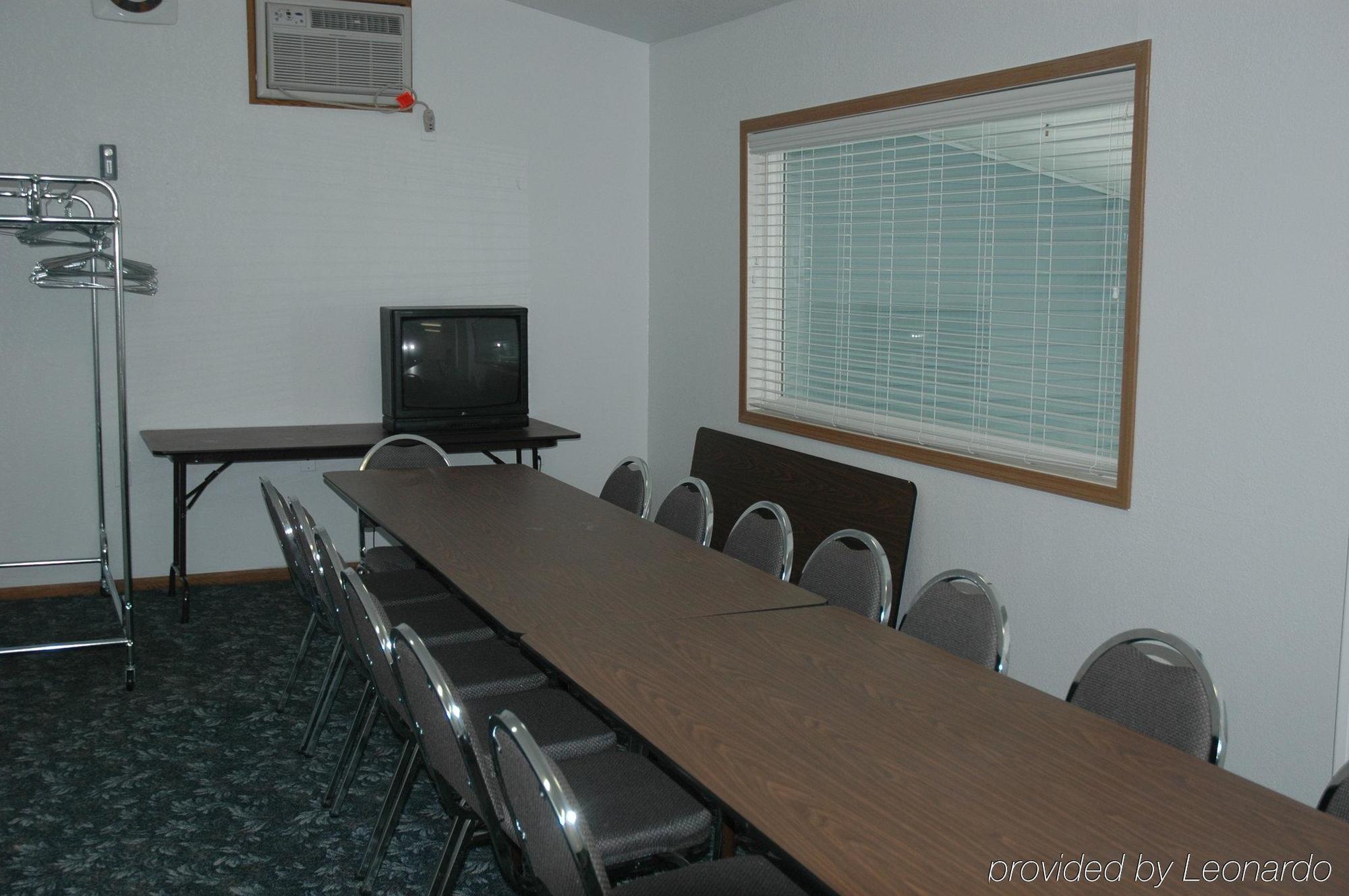 Hotel Express Mackinaw By Ihg