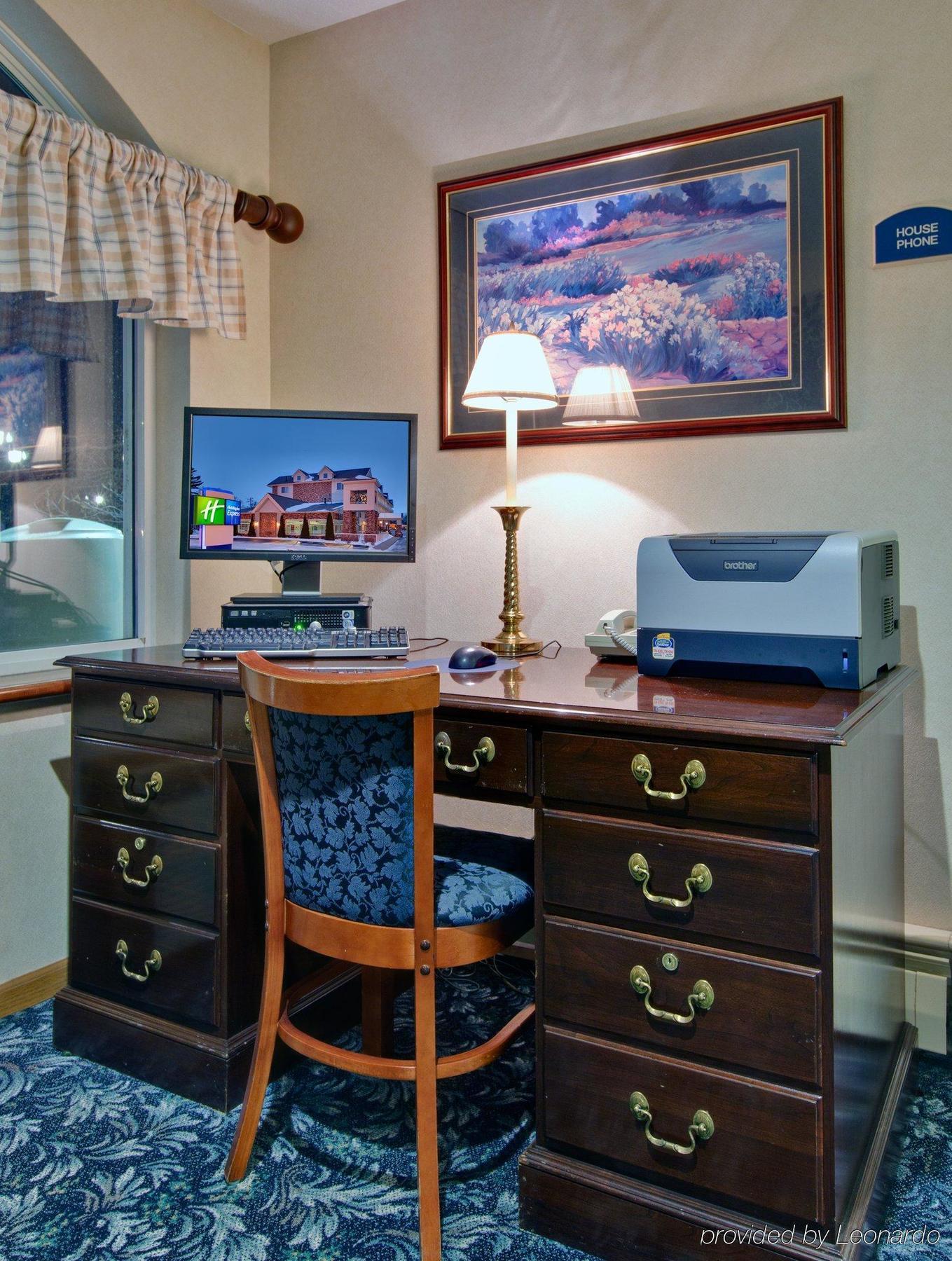 Express Mackinaw By Ihg Hotel Mackinaw City