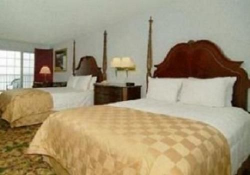 Hamilton Select Beachfront Mackinaw Hotel Mackinaw City