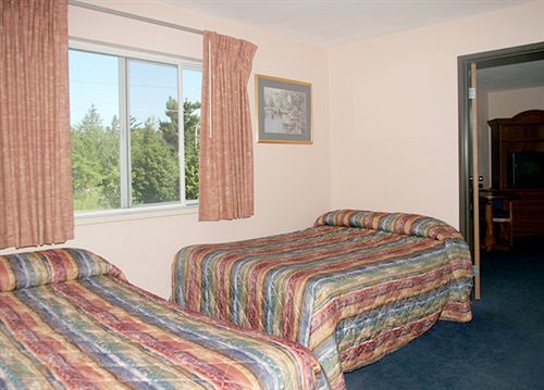 Mackinaw Budget Motel