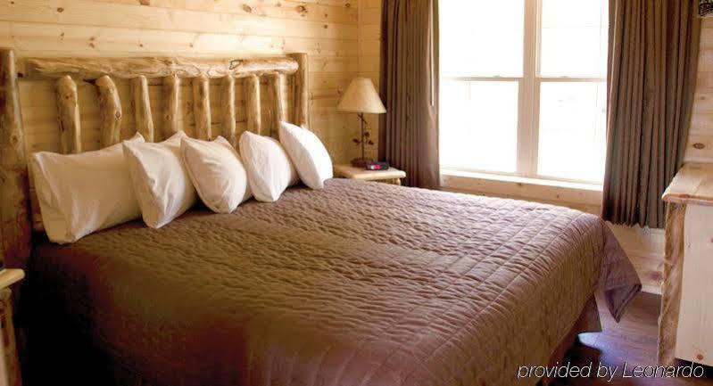 Of Mackinac & Hotel Mackinaw City