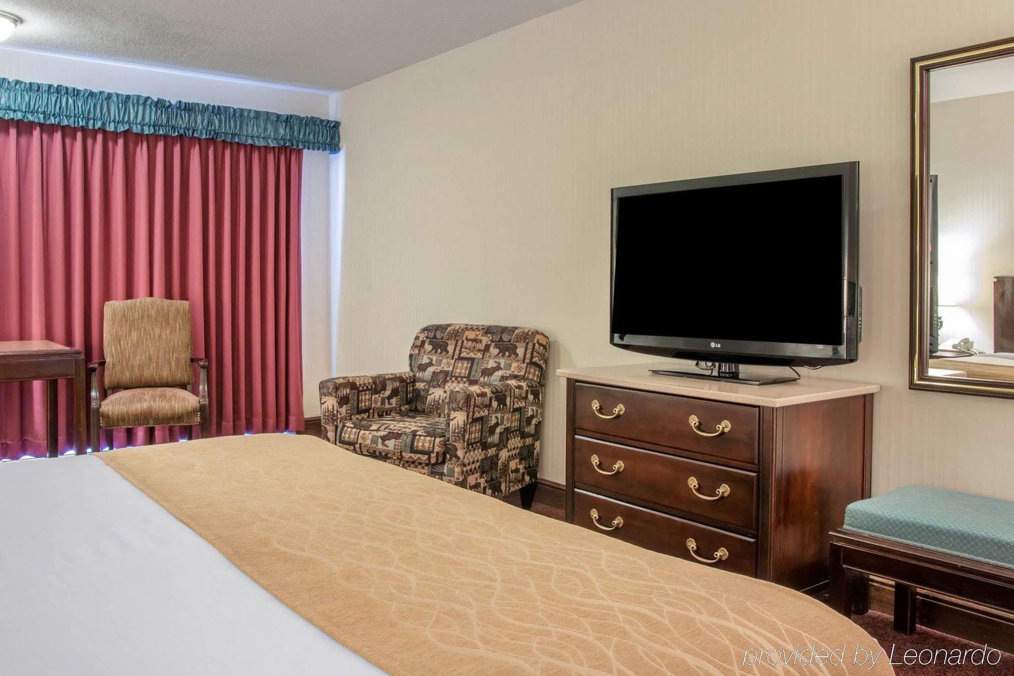 Comfort Lakeside Mackinaw City