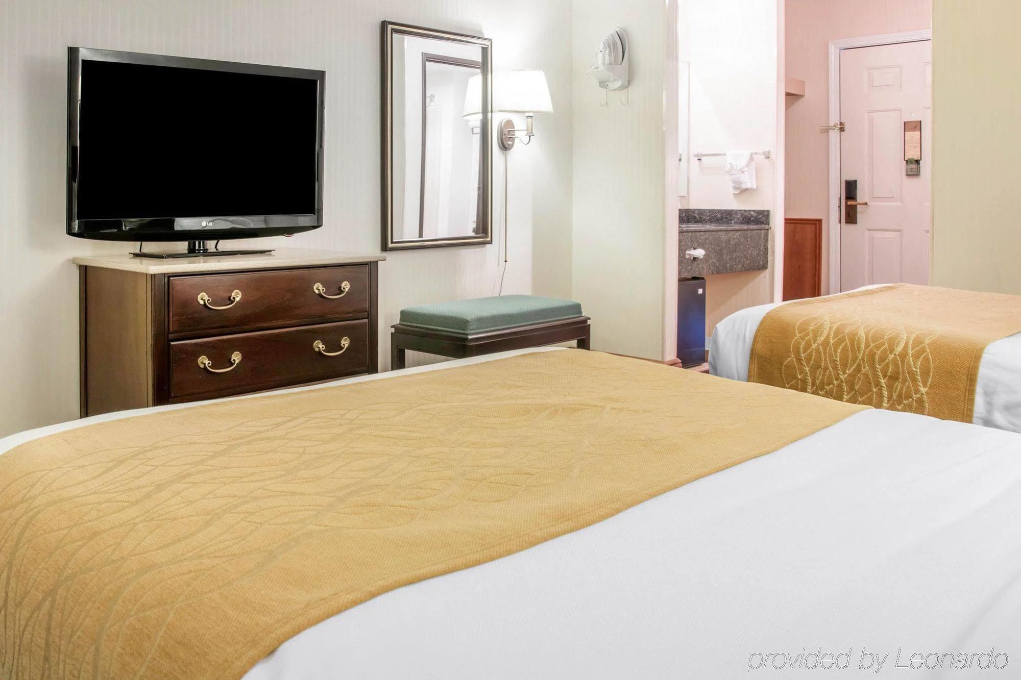 Comfort Lakeside Inn