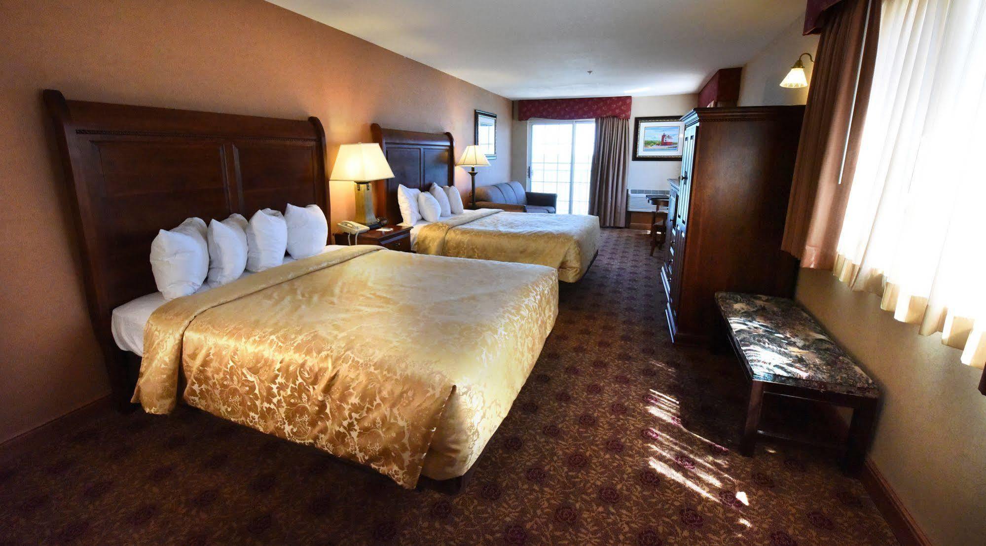 Hamilton Select Beachfront Mackinaw 3*