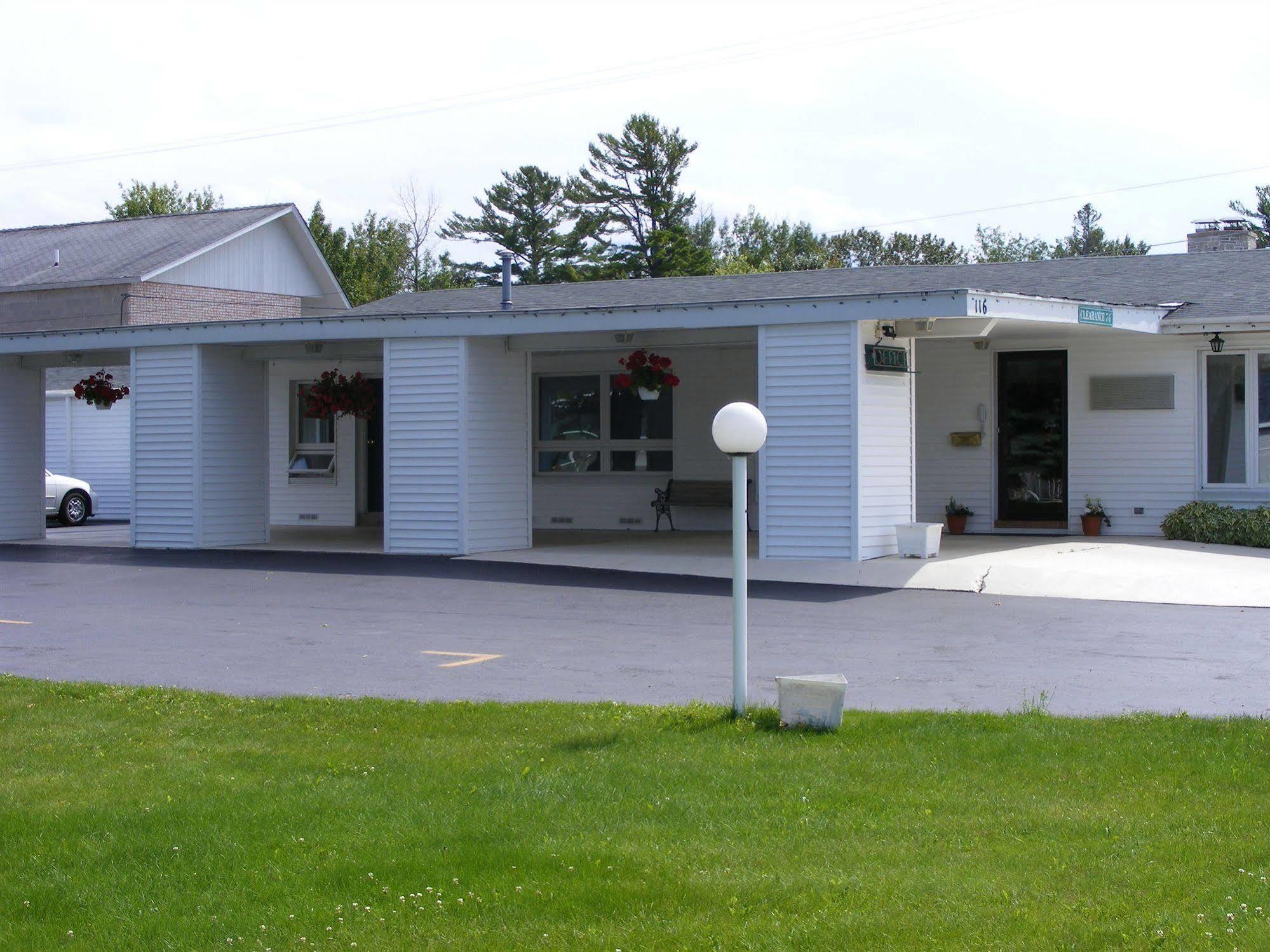Starlite Budget Mackinaw City