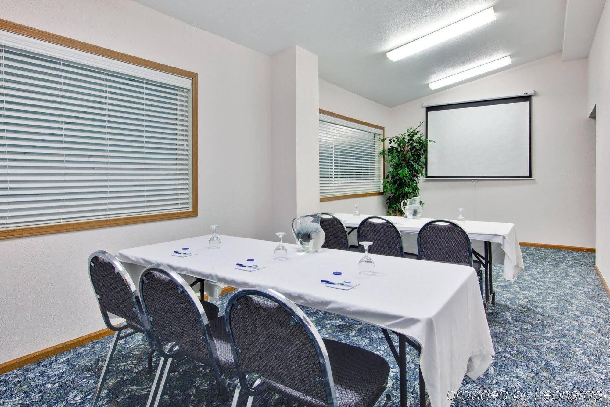 Hotel Express Mackinaw By Ihg Mackinaw City