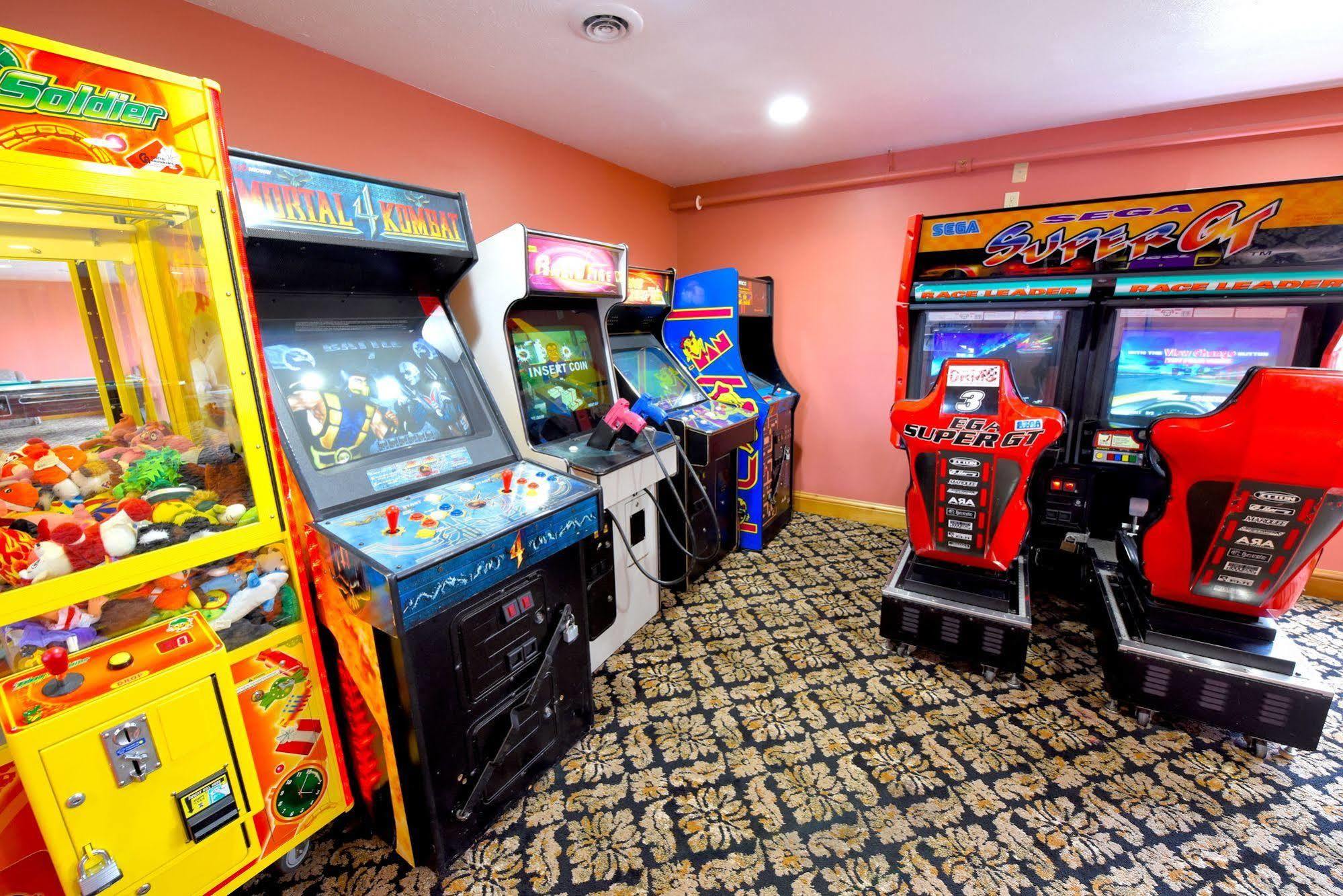Crown Choice & Lakeview And Waterpark 3* Mackinaw City