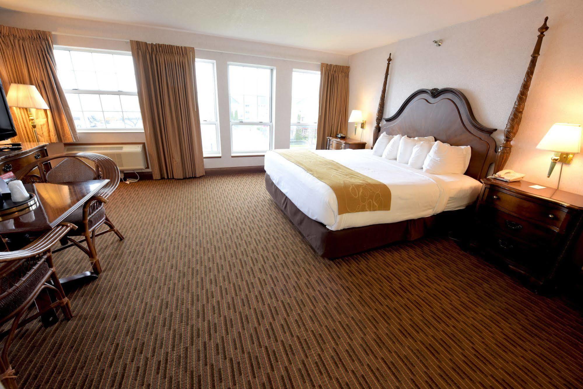 Crown Choice & Lakeview And Waterpark Hotel 3*